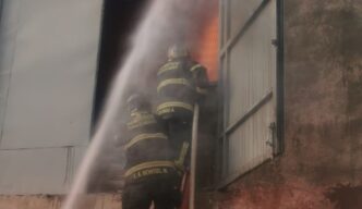 Incendio consume bodega en San Pedro de los Pinos, en Álvaro Obregón