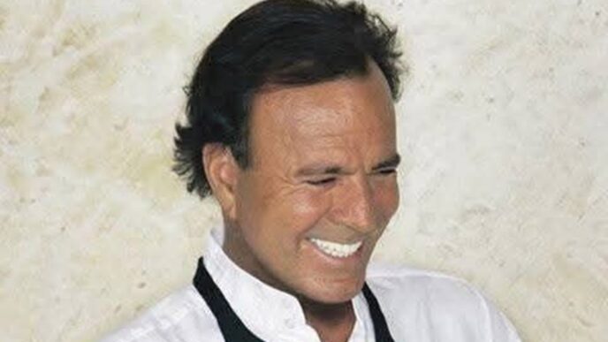 Julio Iglesias enfrenta denuncia por abuso sexual