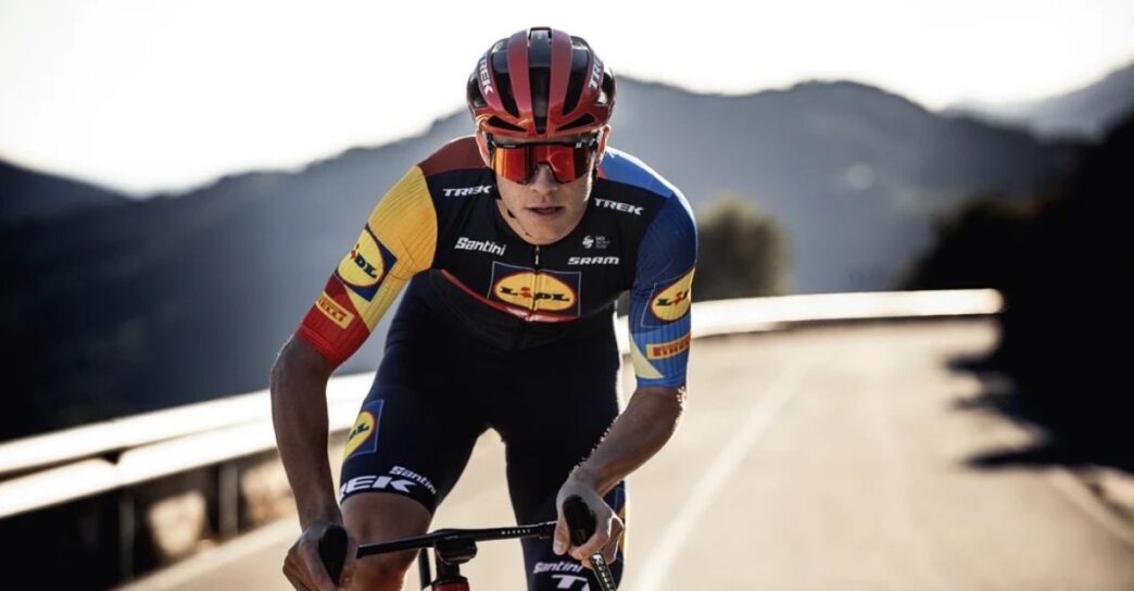 Jonathan Milan gana la quinta etapa del UAE Tour 2026