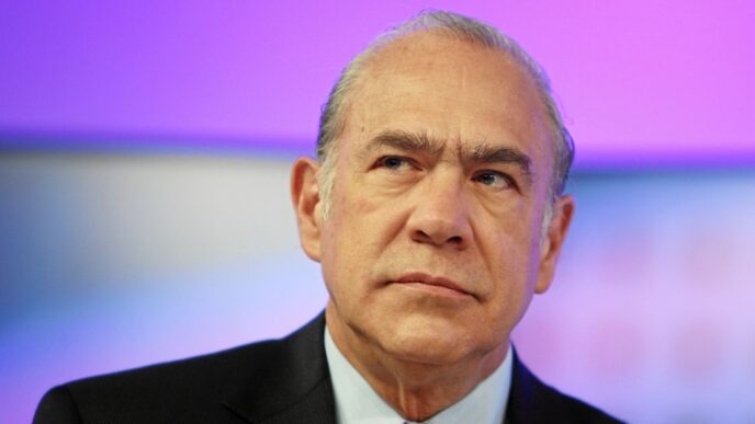 Reforma en México busca regular pensiones de exfuncionarios tras caso José Ángel Gurría