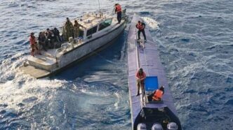 Marina asegura semisumergible con cocaína en las costas de Colima